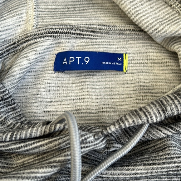 Men’s lightweight hoodie, size medium - Picture 2 of 2